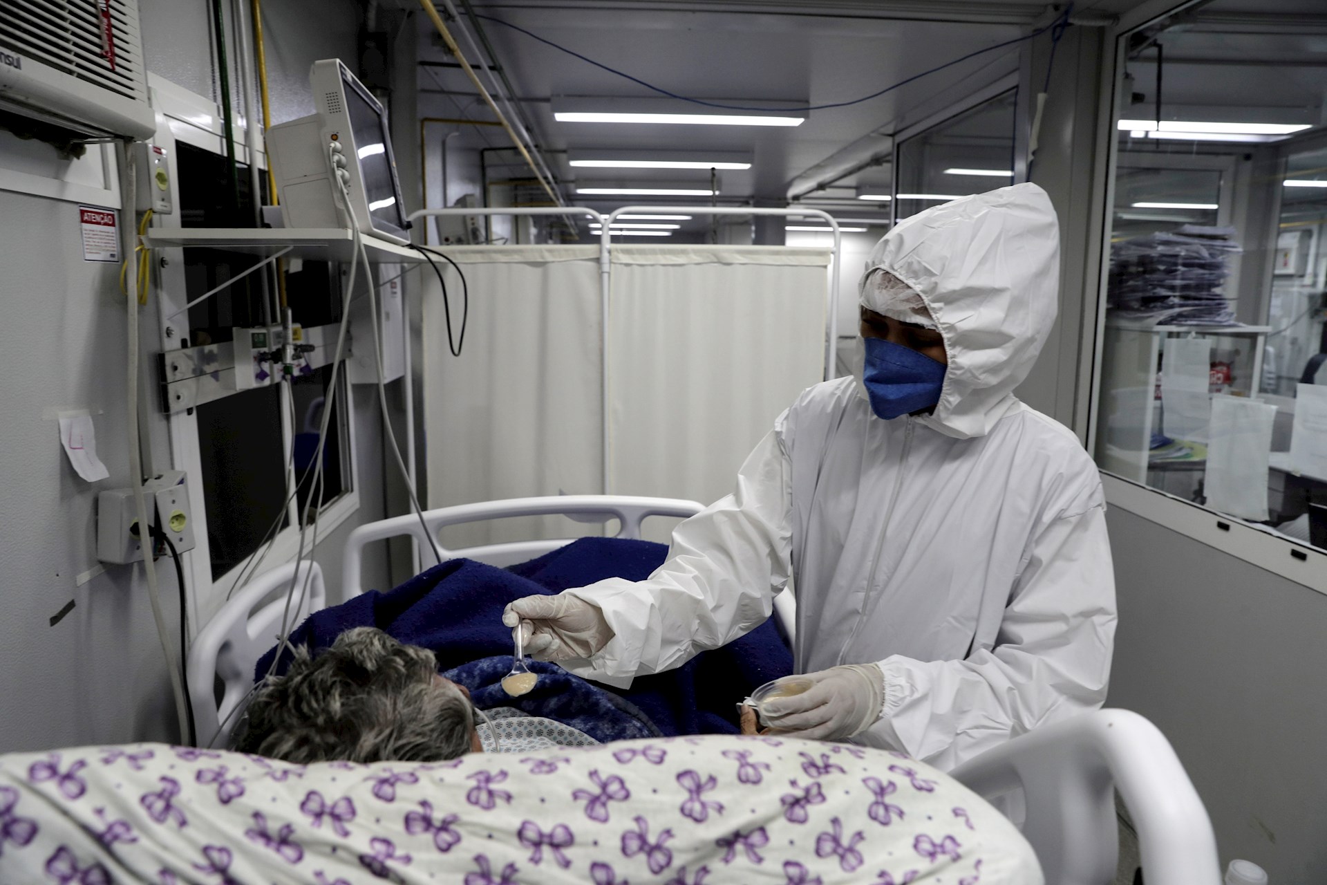 Identifican nueva variante de COVID-19 causante del 6 % de casos en Río de Janeiro - cartas-cargadas-de-amor-despiertan-la-esperanza-en-pacientes-con-covid-19-en-rio