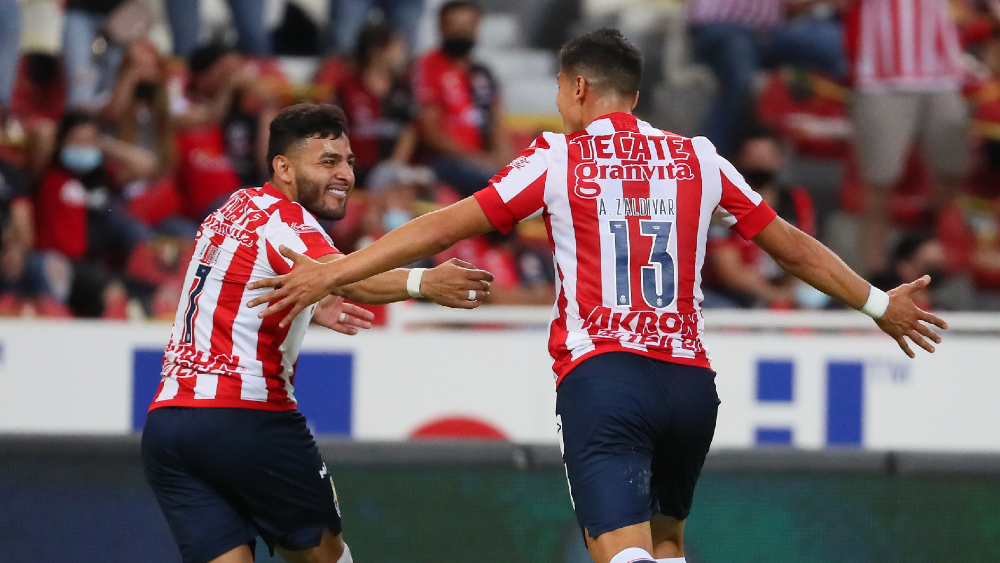 Chivas se lleva el Clásico Tapatío y se mete a puestos de liguilla