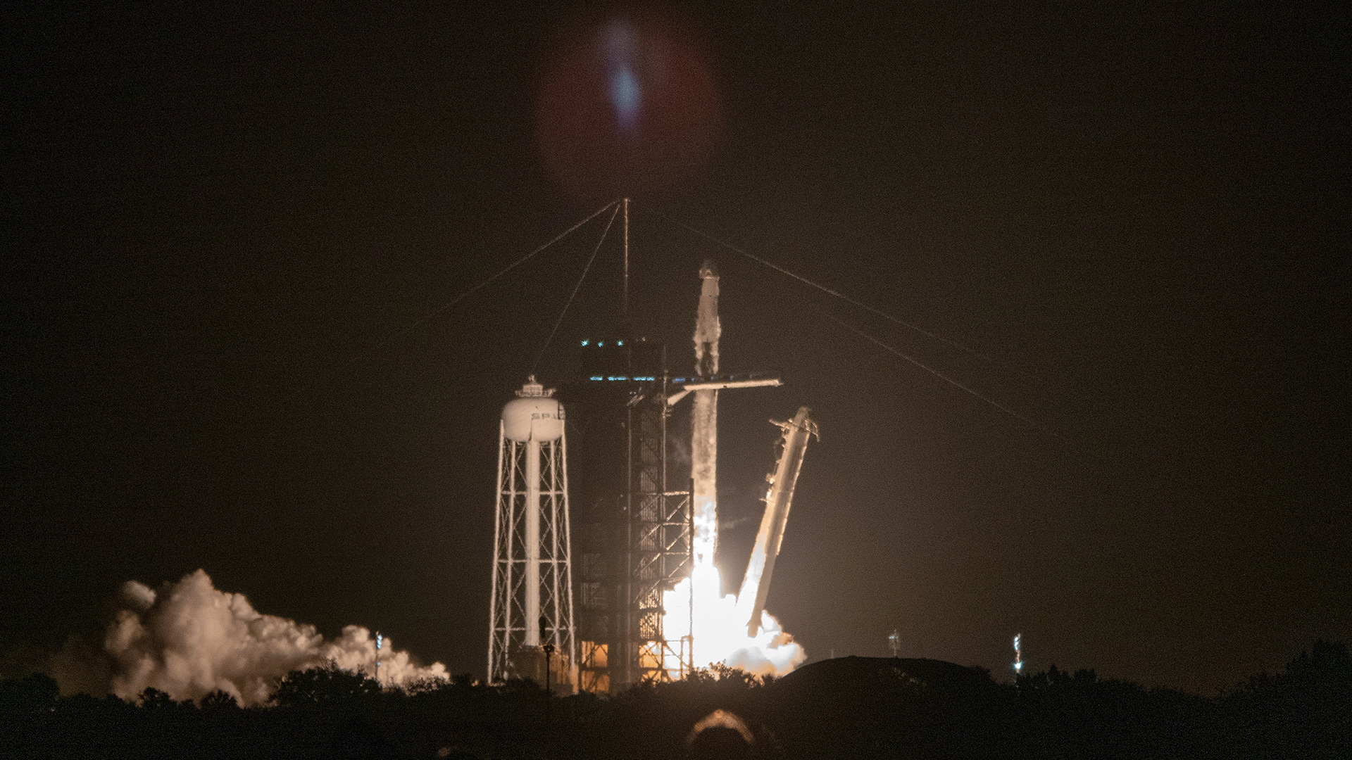 Despega con éxito segunda misión tripulada de la NASA y SpaceX a la EEI
