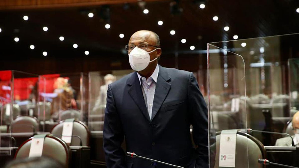 René Juárez Cisneros da positivo a COVID-19