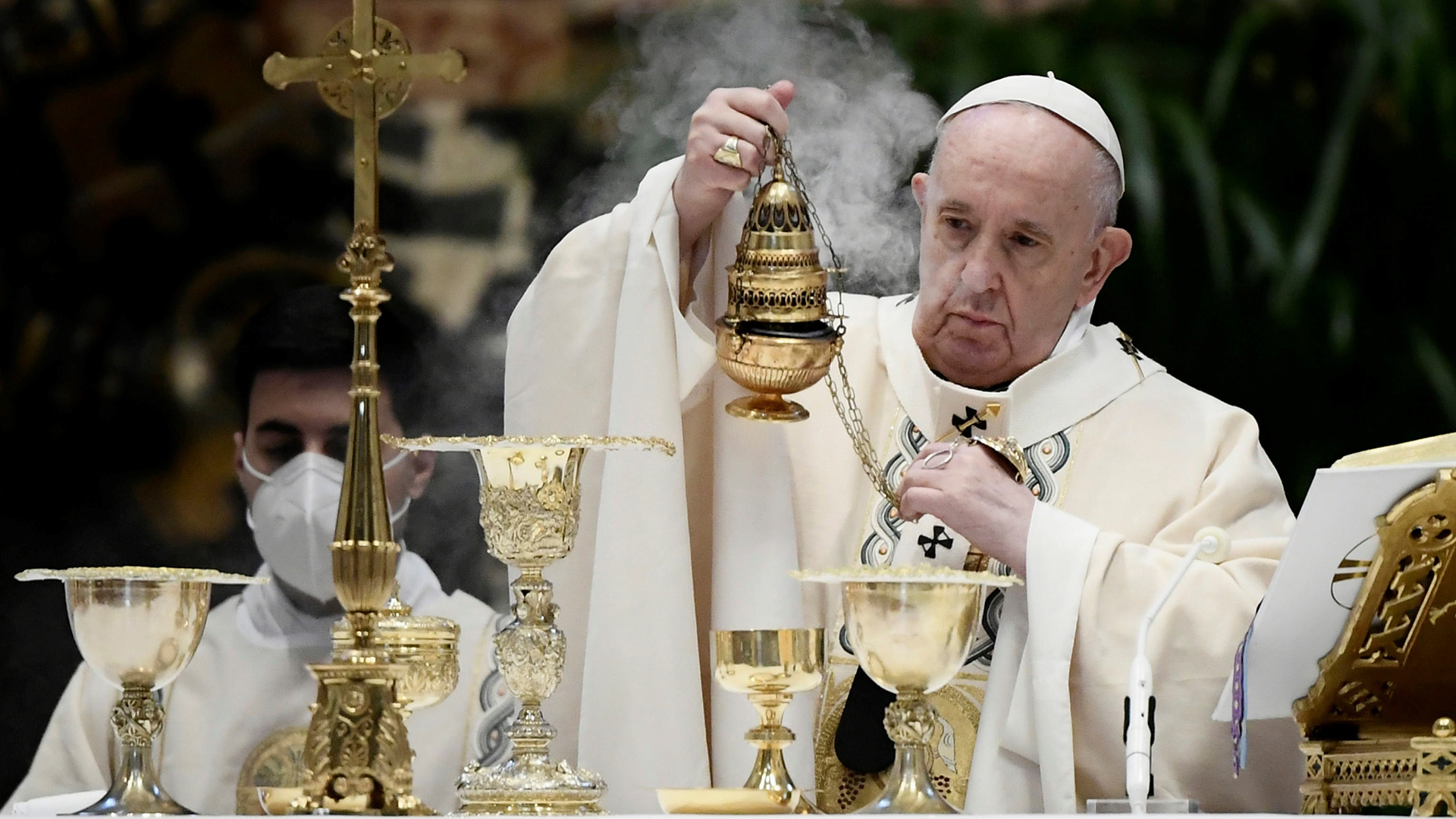 Papa Francisco pide acelerar distribución de vacunas contra COVID-19 en Domingo de Resurrección - el-papa-francisco-celebro-el-domingo-de-resurreccion-en-la-basilica-de-san-pedro