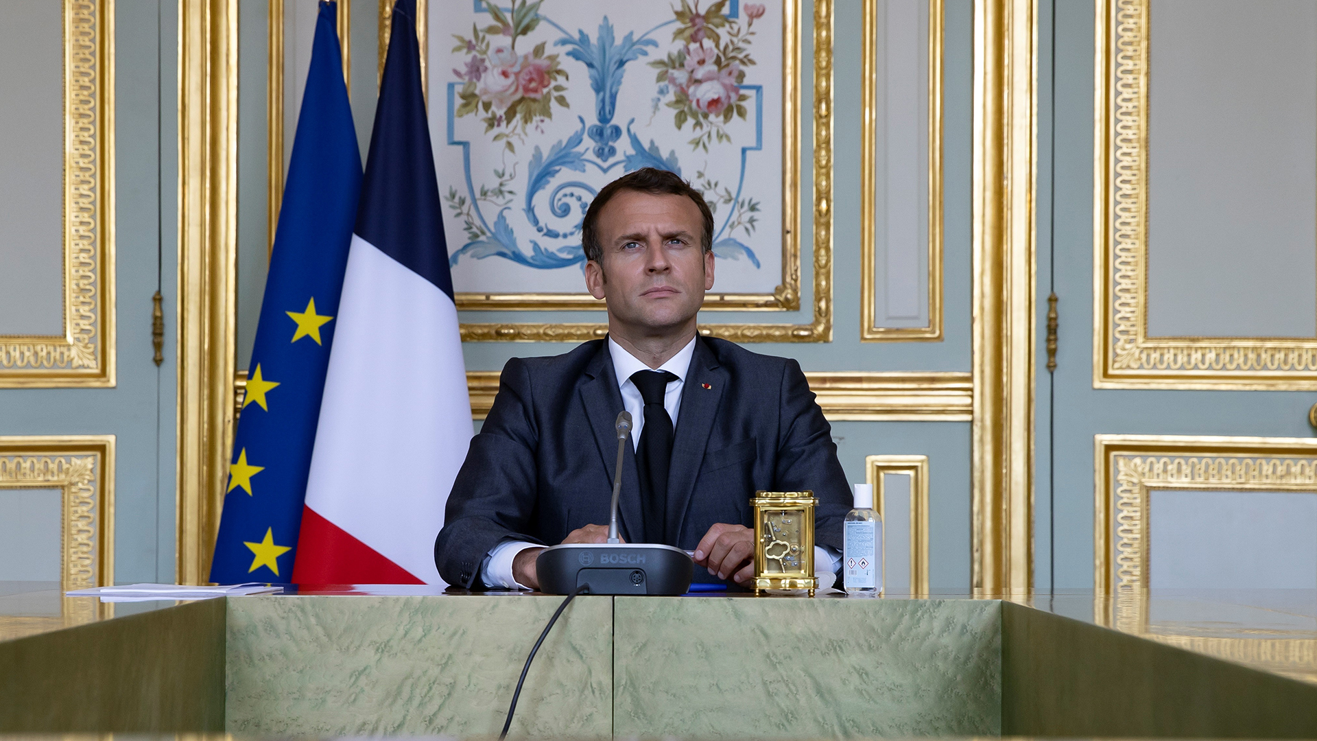 Macron pide ‘acelerar la aplicación de los Acuerdos de París