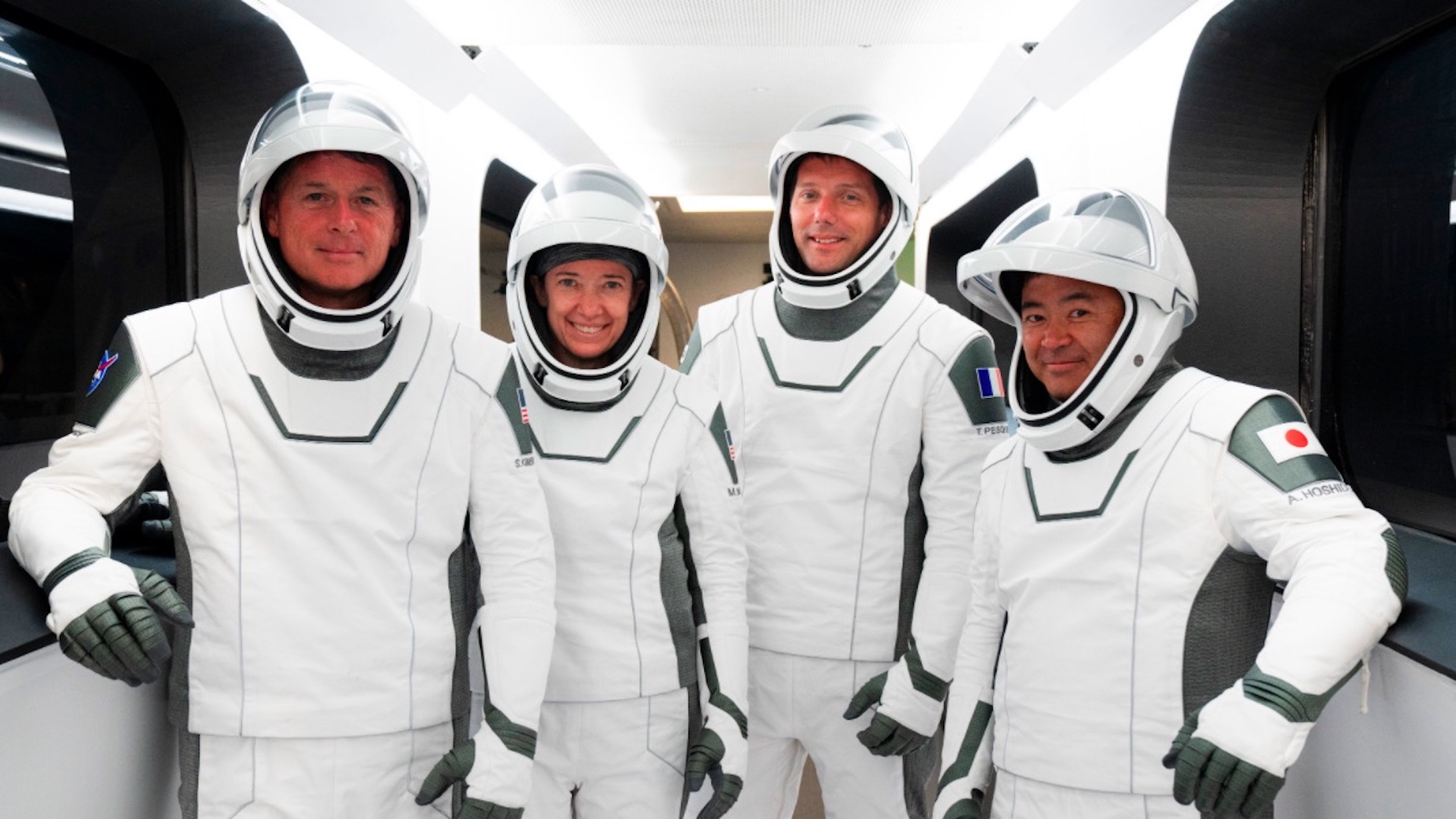 Astronautas, nave y propulsor reutilizables están listos para despegar a la EEI Astronautas, nave y propulsor reutilizables están listos para despegar a la EEI