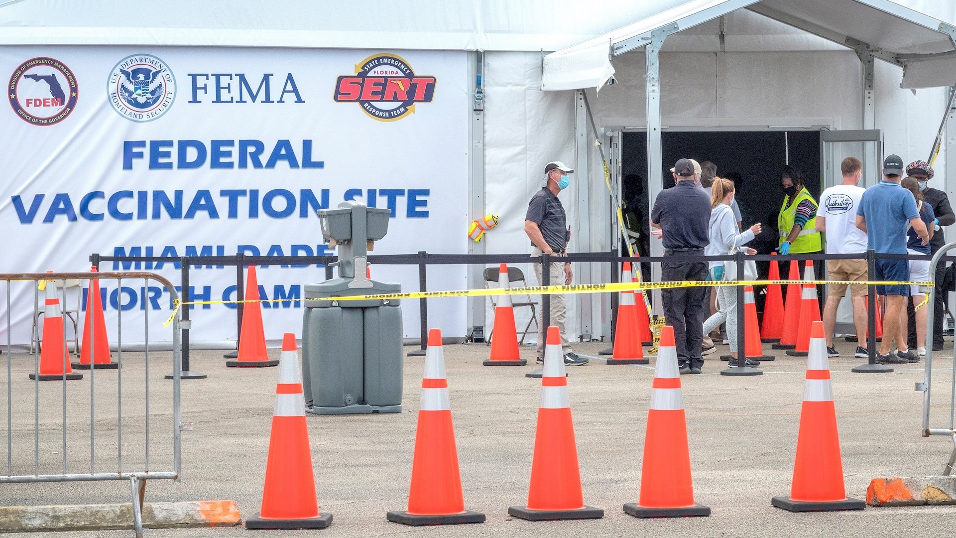 Estados Unidos contabiliza 800 nuevas muertes por COVID-19