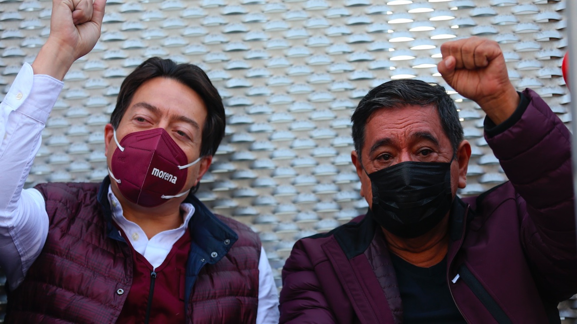 Félix Salgado Macedonio y Mario Delgado protestan frente al TEPJF a la espera de la resolución sobre candidatura