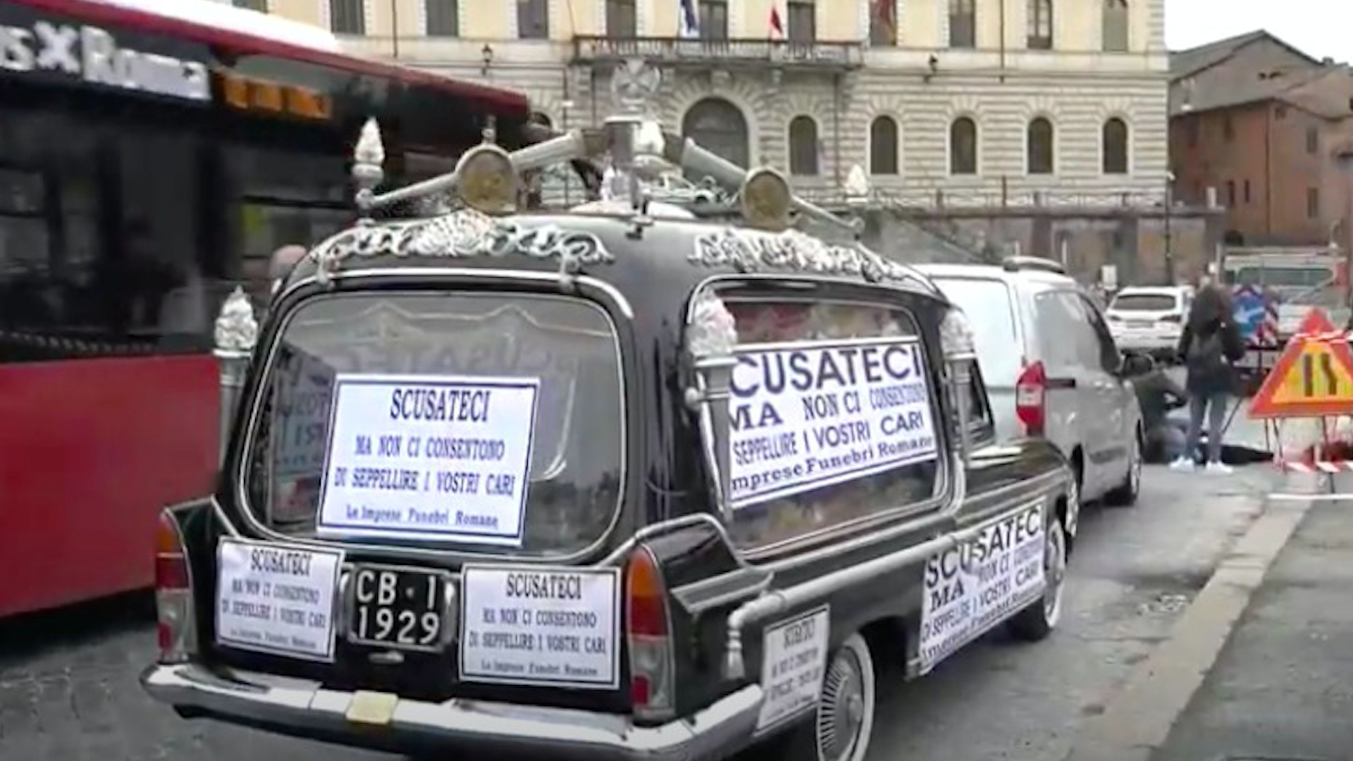 Dos mil féretros a la espera de ser incinerados en Roma