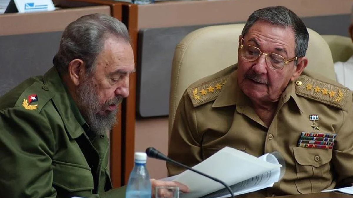 Documentos de la CIA revelan dos intentos para asesinar a Fidel y Raúl Castro
