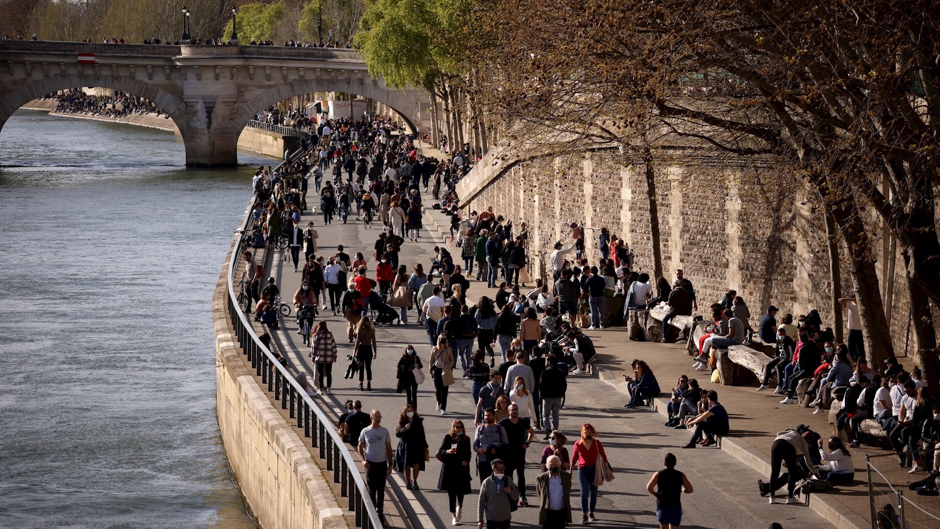 Francia espera pico de la tercera ola dentro de 7-10 días Francia espera pico de la tercera ola dentro de 7-10 días
