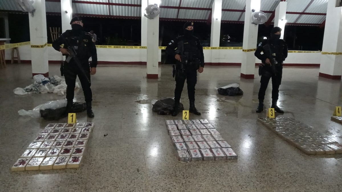 Decomisan más de 100 kilos de cocaína en Guatemala