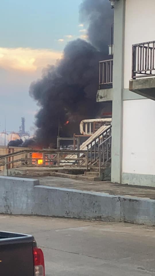 Controlado el incendio en refinería de Minatitlán; hay siete heridos, uno con quemaduras - incendio-minatitlan-veracruz-refineria-6