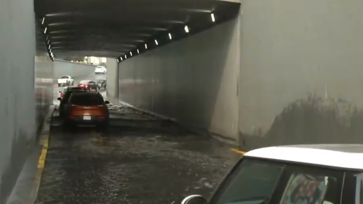 Continúan encharcamientos en CDMX tras fuertes lluvias del miércoles