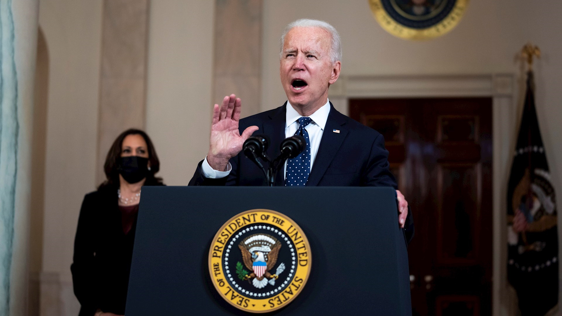 Biden celebra veredicto contra expolicía que mató a George Floyd, “pero no es suficiente”