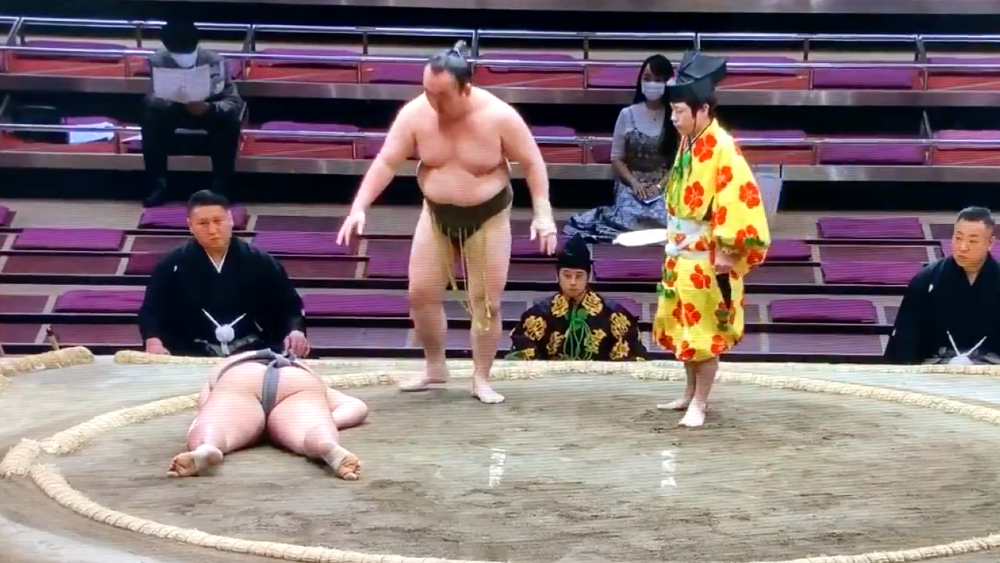 #Video Murió luchador de sumo por golpe en la cabeza durante combate