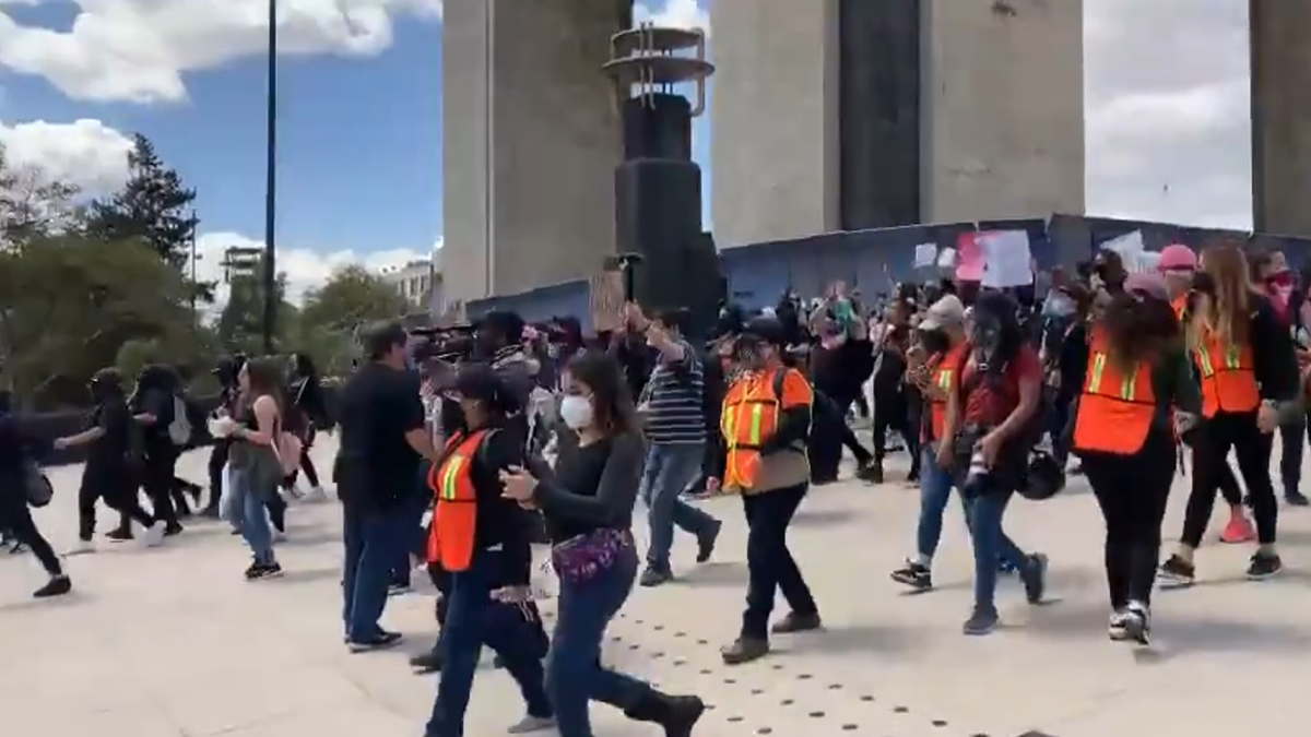 #Videos Feministas marchan en CDMX por el asesinato de Victoria Esperanza