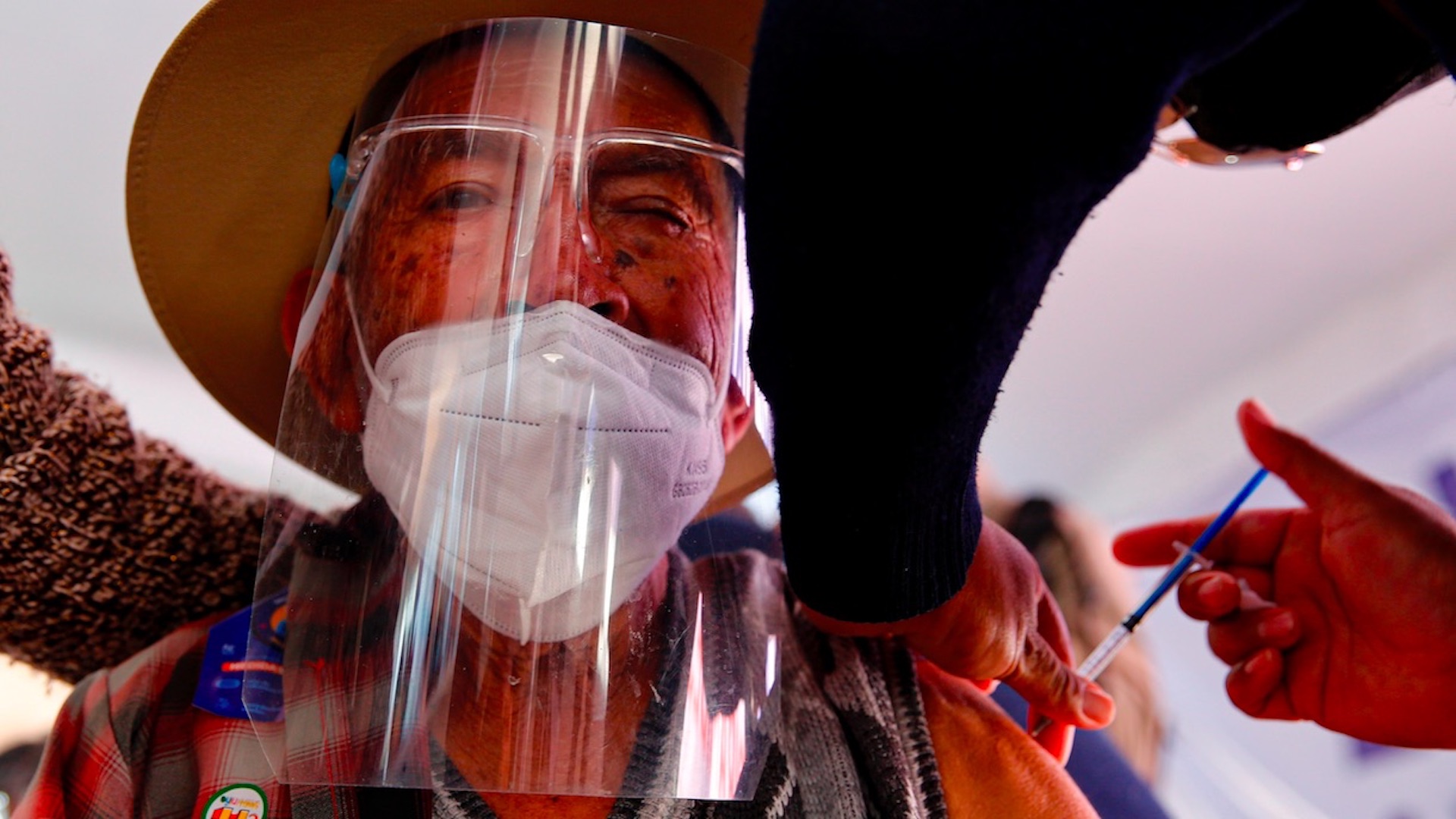 México registró en las últimas 24 horas 874 muertes y 5 mil 45 casos de COVID-19