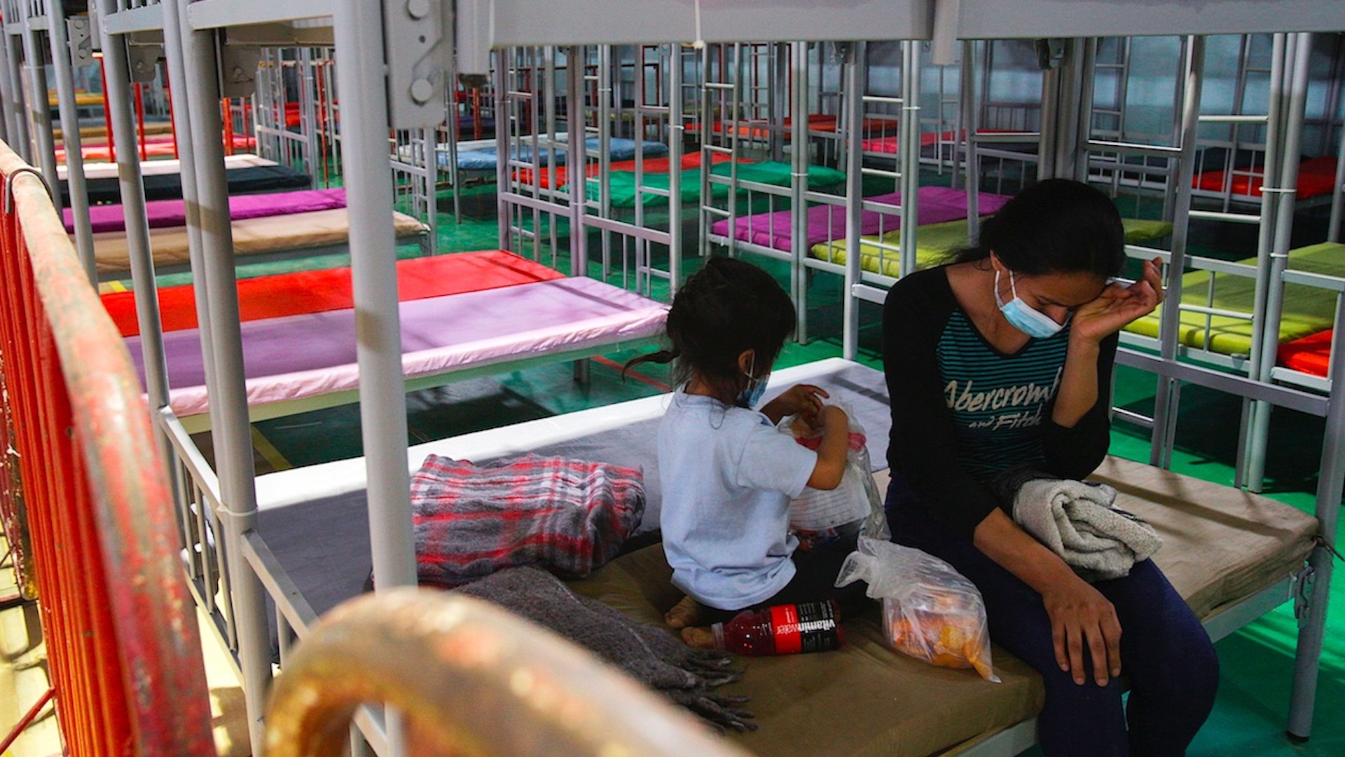 Habilitan albergue para migrantes en gimnasio de Ciudad Juárez - migrantes-albergue