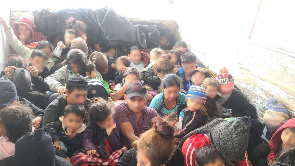 Rescatan a 33 menores de edad y 28 adultos migrantes en Nuevo León