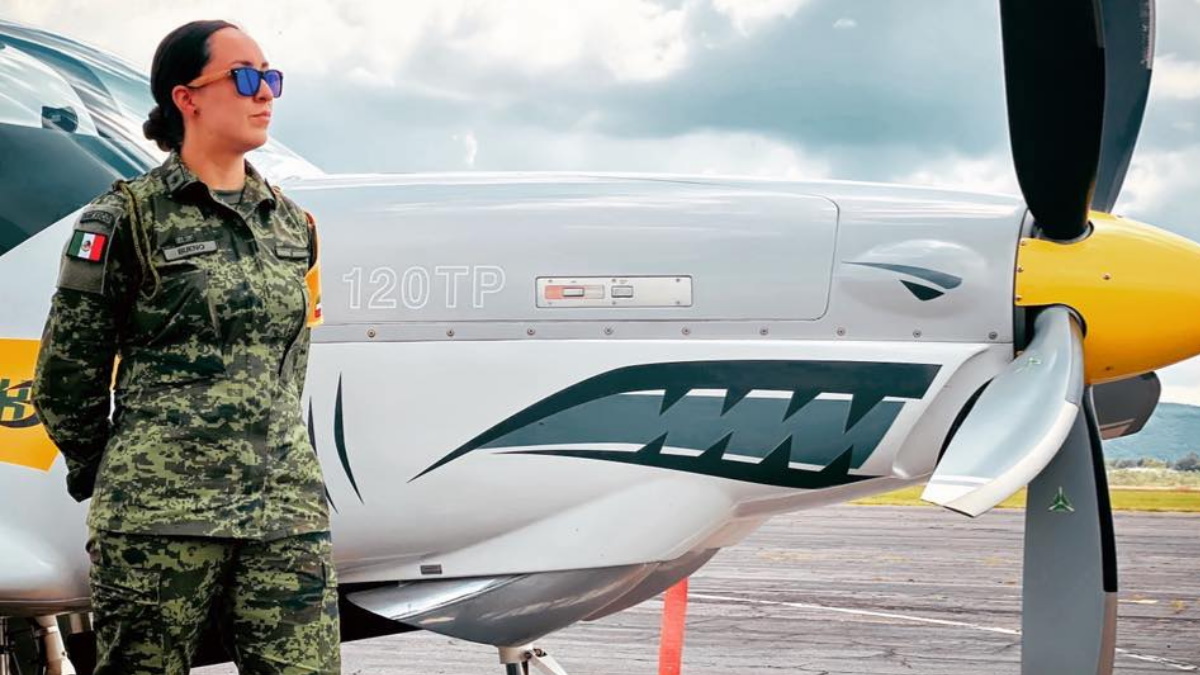 Renuncia a la Sedena la popular youtuber Alexa Bueno; denuncia acoso laboral