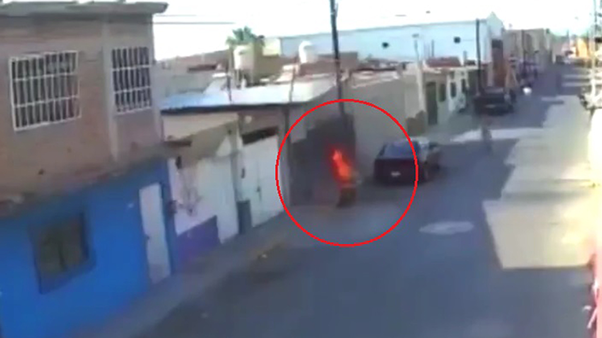 #Video Sujeto prende fuego a adulta mayor en Celaya; víctima se encuentra grave #Video Sujeto prende fuego a adulta mayor en Celaya; víctima se encuentra grave