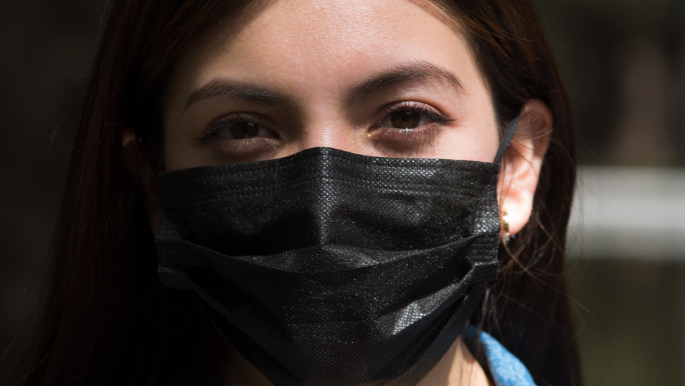 OCDE advierte que crisis afectó más a mujeres e informales en México