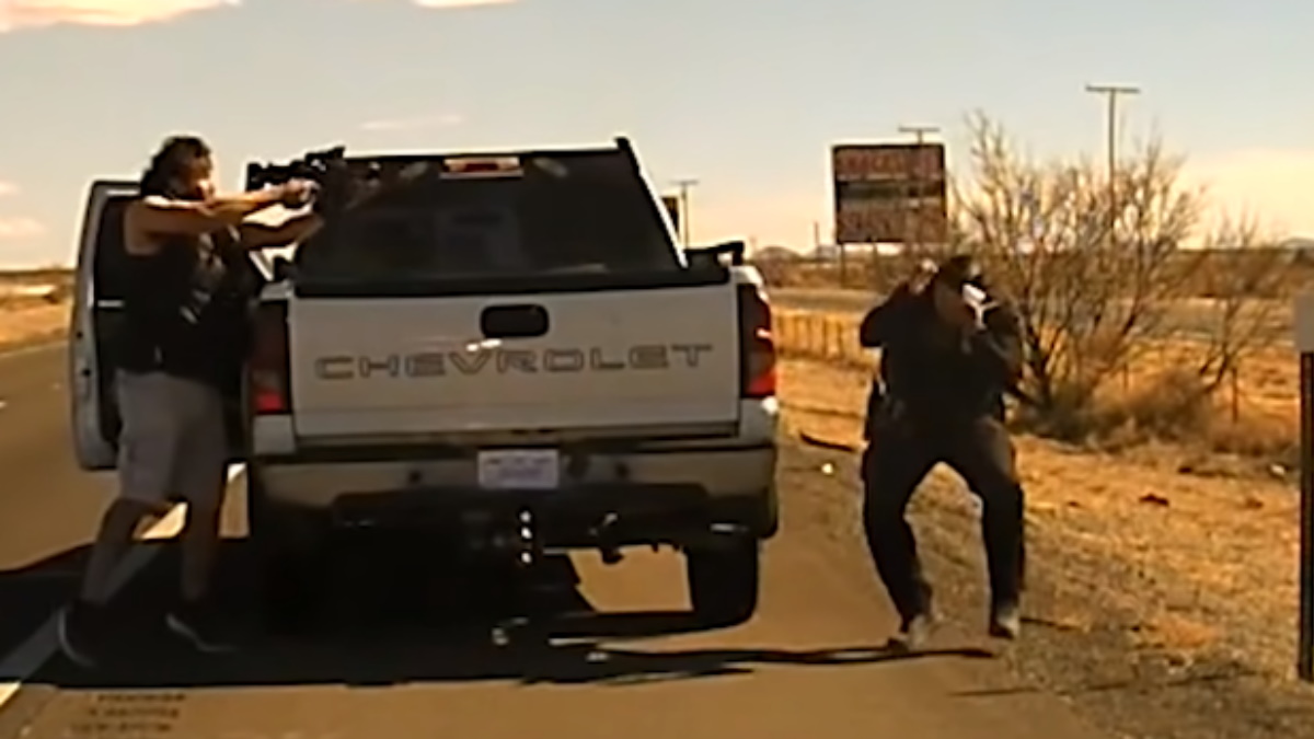 #Video Sujeto asesina a policía en Nuevo México; termina abatido