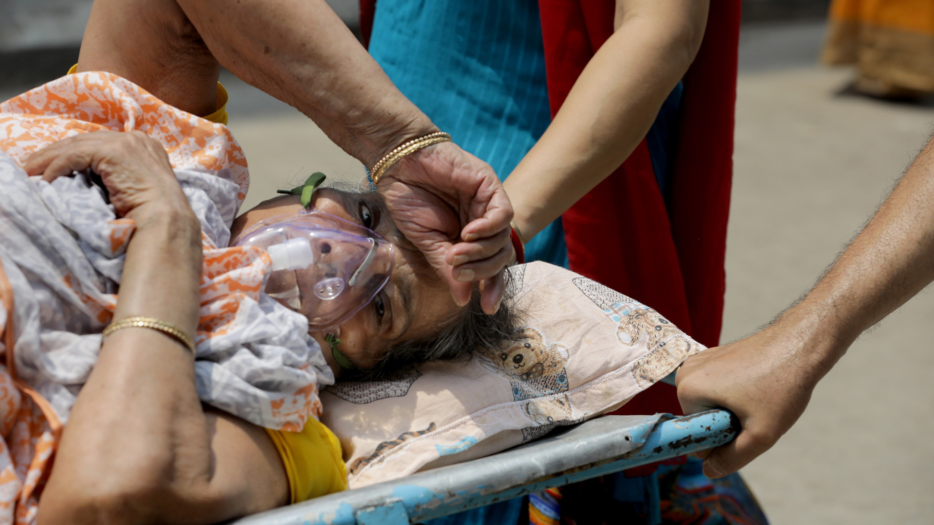 Segunda ola de COVID-19 avanza imparable en India con récord de casos y muertes - paciente-de-covid-19-en-india-1