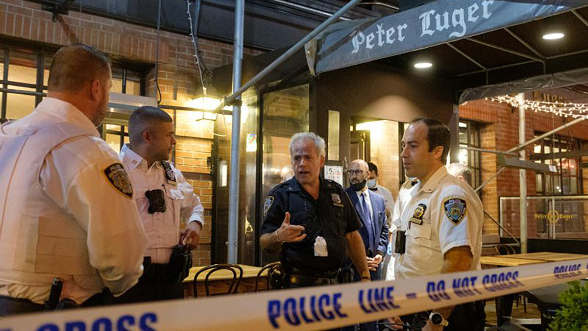 Tiroteo en icónico restaurante de Nueva York deja dos heridos