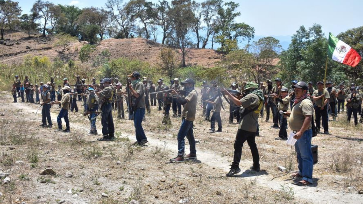 Integran a 30 niños de entre 6 y 11 años a Policía comunitaria en Guerrero Integran a 30 niños de entre 6 y 11 años a Policía comunitaria en Guerrero