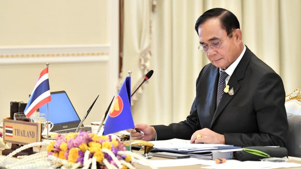 Multan a primer ministro de Tailandia por no llevar cubrebocas
