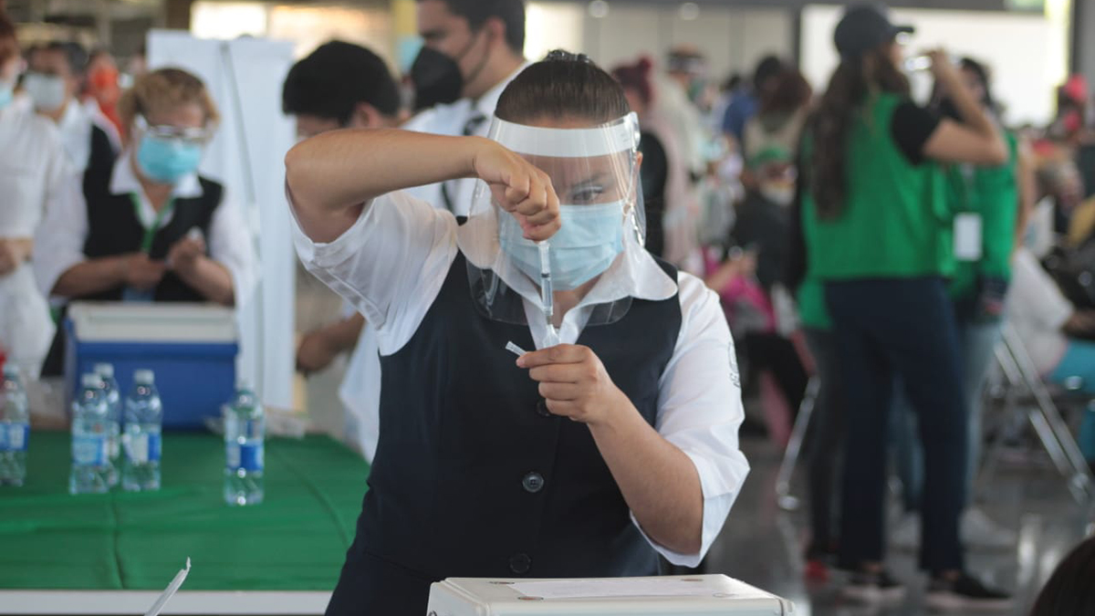 Inicia vacunación de adultos mayores en Iztapalapa y la GAM