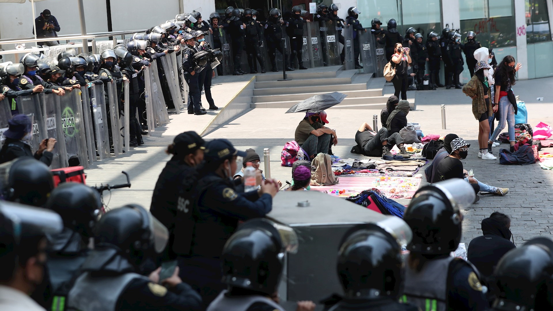 Manifestantes marchan por la zona Centro de la Ciudad de México - protesta-feministas-ciudad-de-mexico-reforma-centro-2