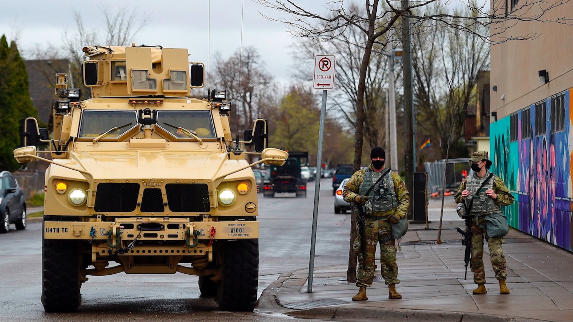 Protestan por muerte de afroamericano pese a toque de queda