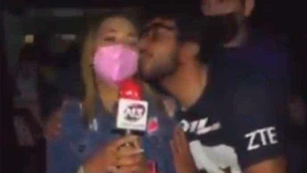 #Video Reportera de Puebla sufre acoso durante transmisión en vivo