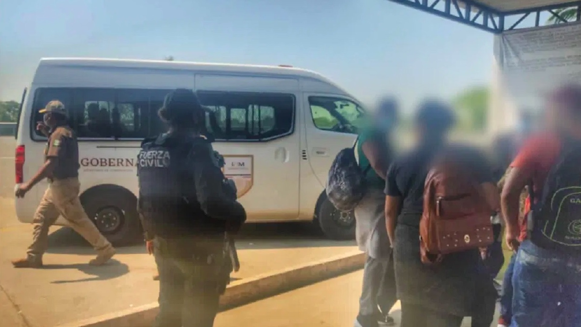 Rescatan a 71 migrantes centroamericanos en Veracruz; hay 3 detenidos