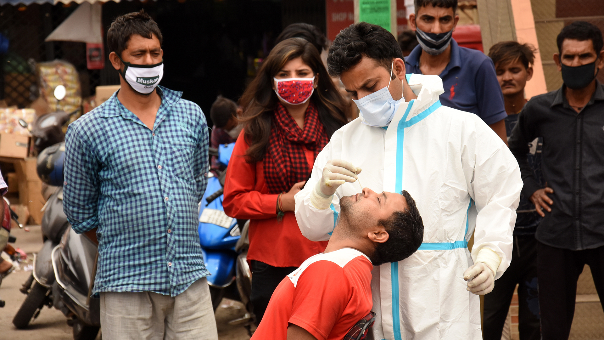 OMS asigna letras del alfabeto griego a variantes de COVID-19