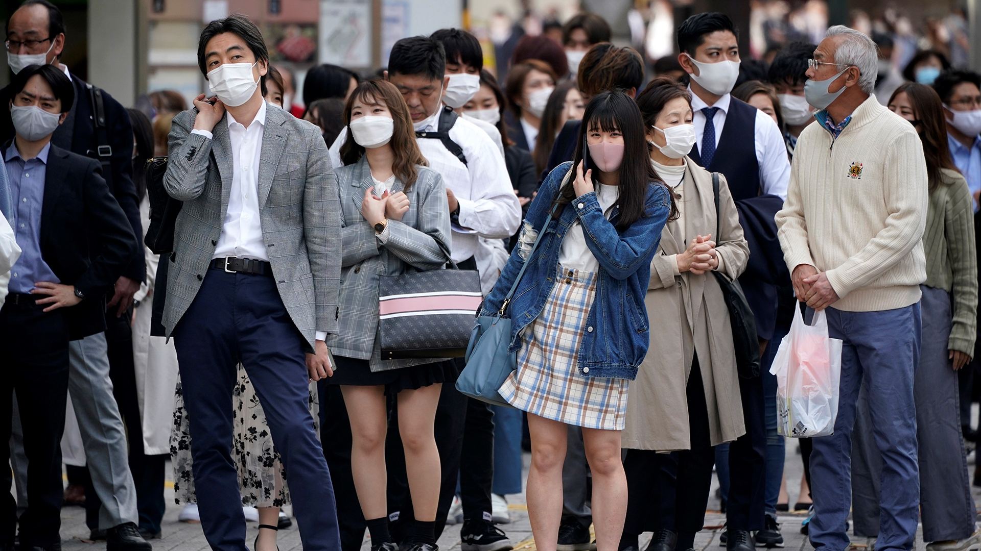 Tokio endurecerá restricciones contra COVID-19 por repunte de contagios