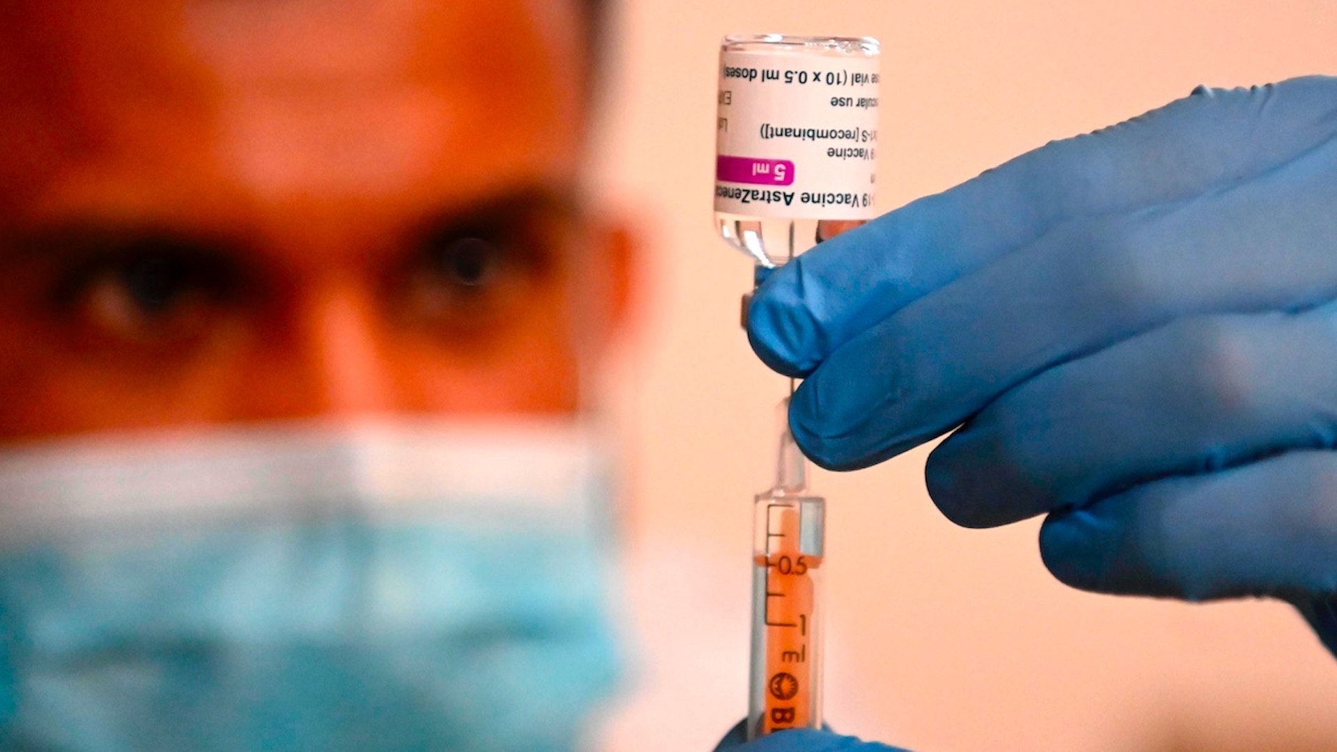 México seguirá utilizando la vacuna de AstraZeneca al no haber evidencia científica sobre alto riesgo de trombosis