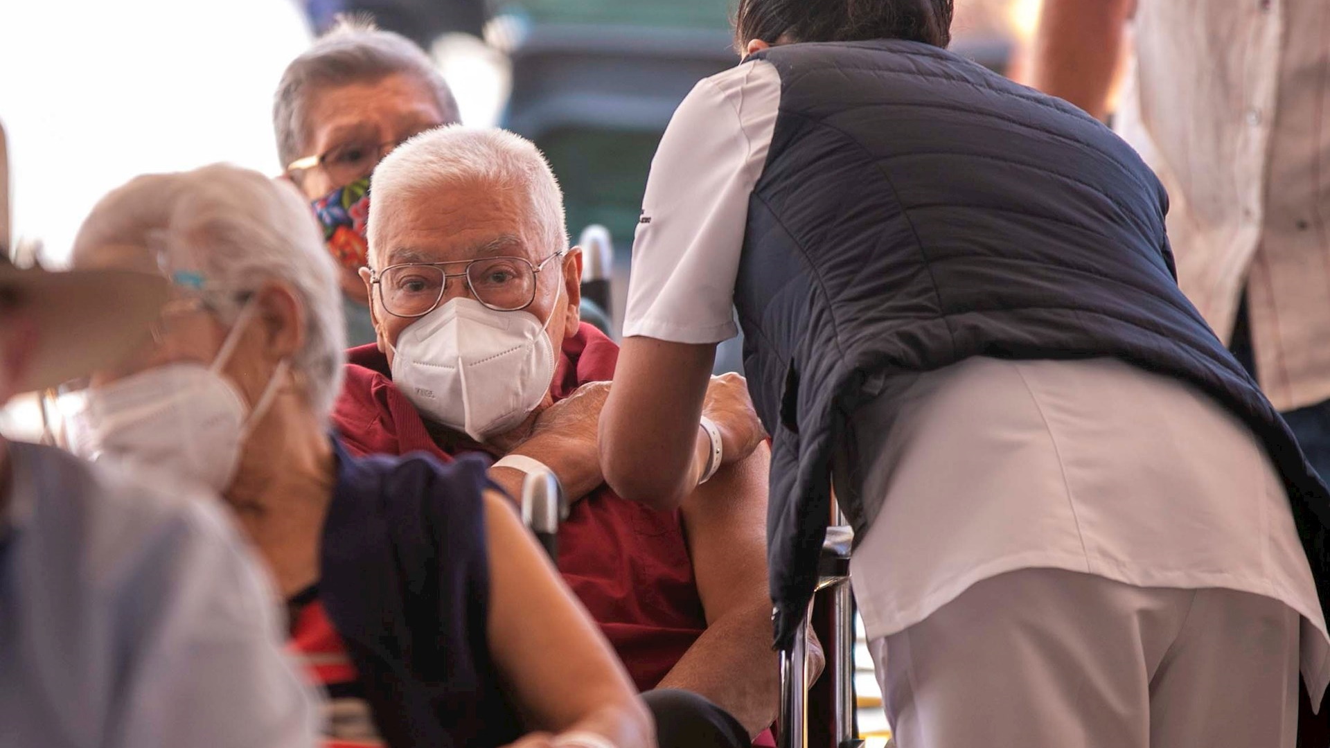 México registró este domingo mil 793 casos y 126 muertes por COVID-19