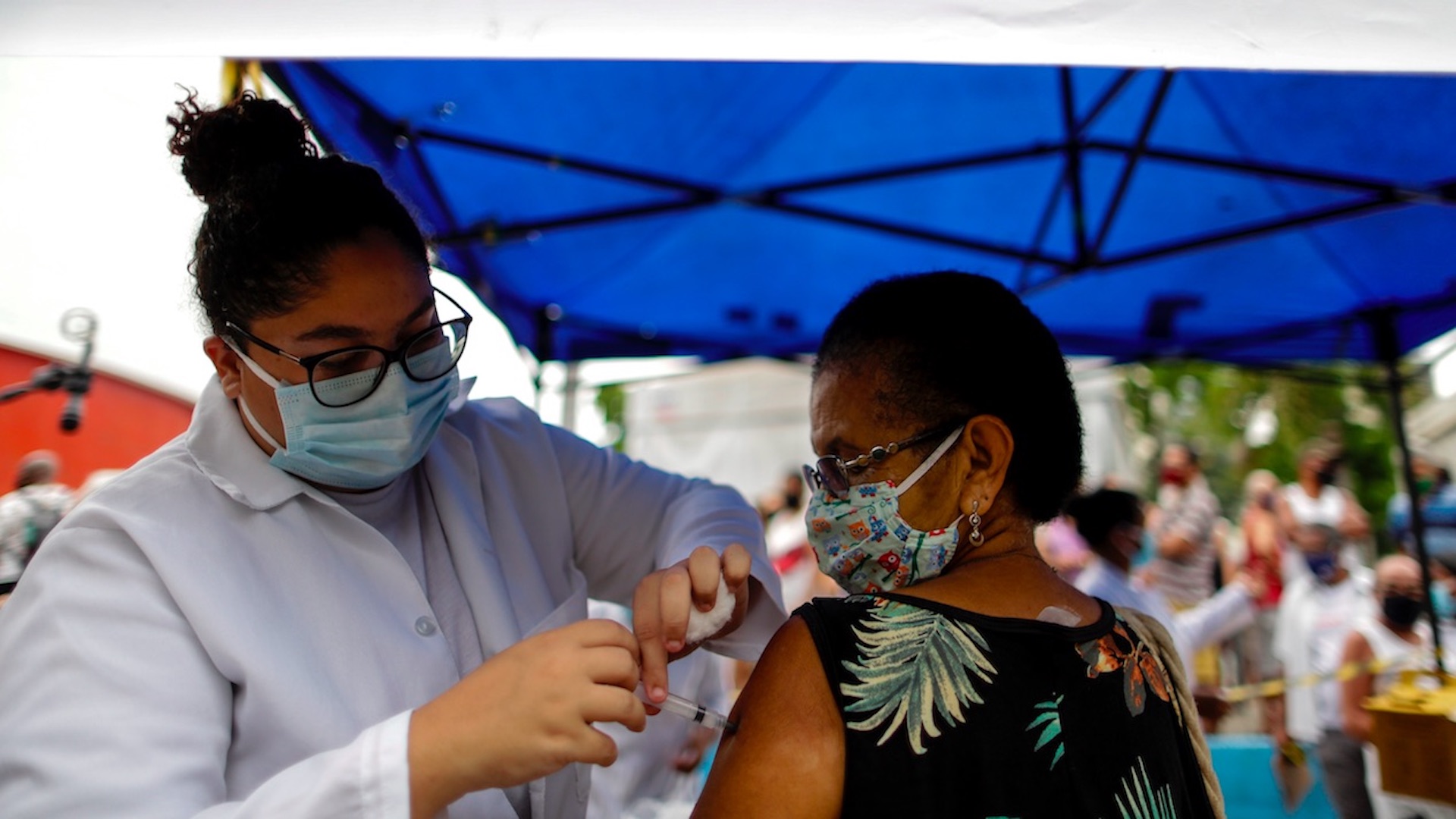 Brasil presenta primera vacuna contra COVID-19 mientras nuevas variantes amenazan América