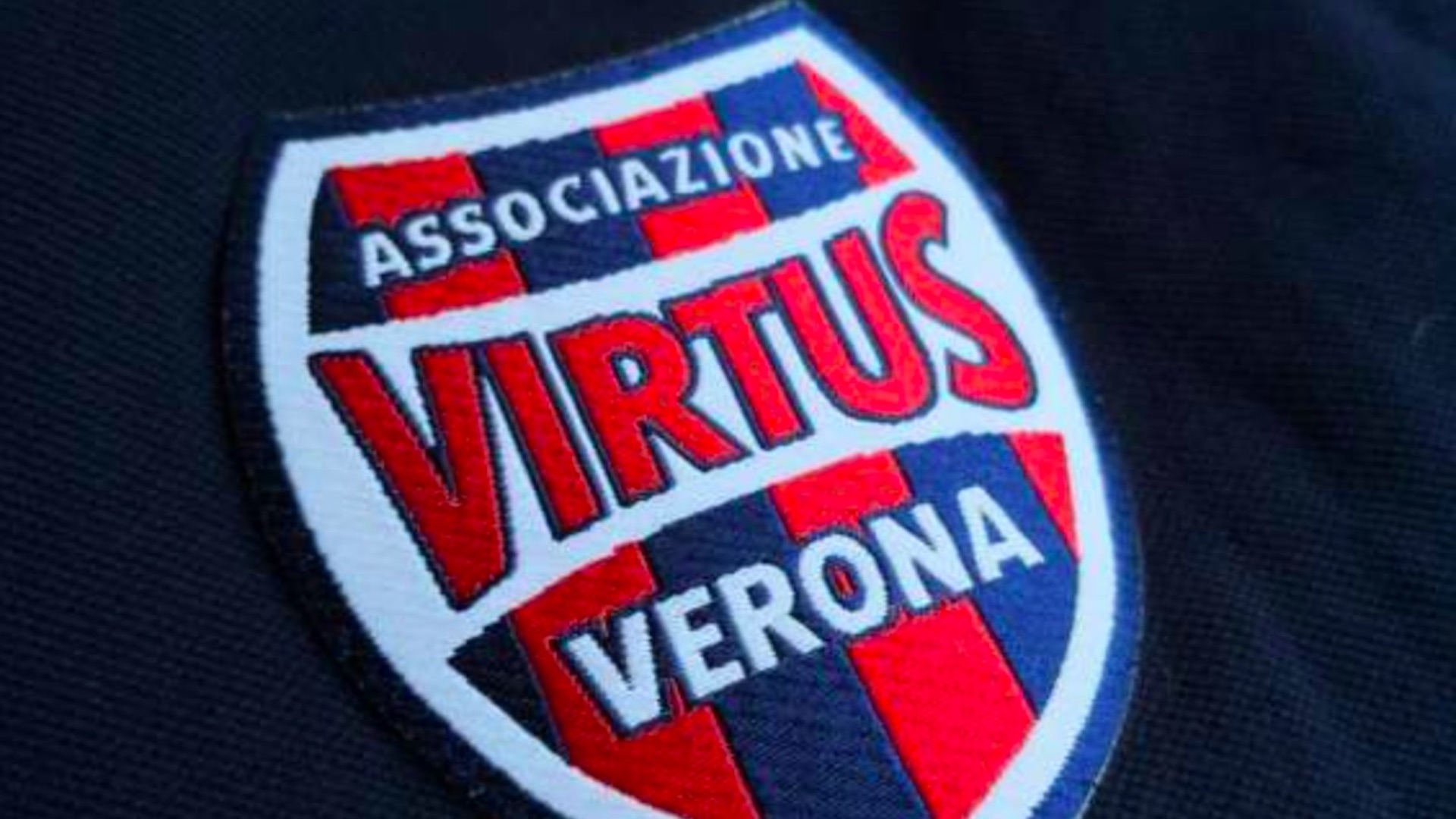 Acusan a cinco futbolistas del Virtus Verona de violar a chica de 20 años Acusan a cinco futbolistas del Virtus Verona de violar a chica de 20 años