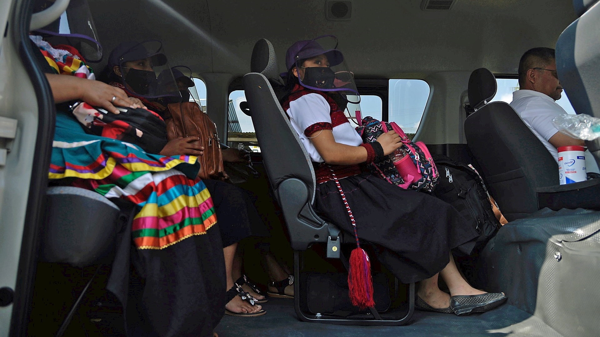 Zapatistas inician viaje a Europa para defender sus derechos y autonomía - zapatistas-viaje-europa-salida-ezln