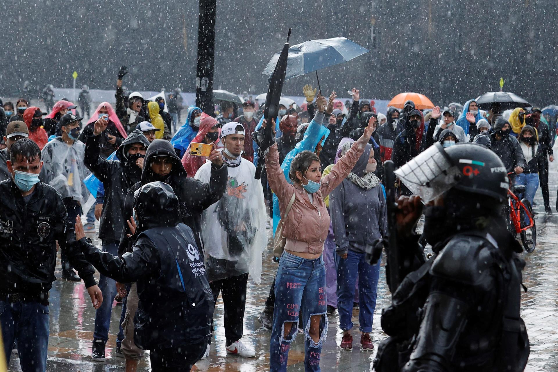 Los jóvenes encienden Colombia - 5e042de2ea373d0d8571c2ad42b0f77cc5ddd0e1w