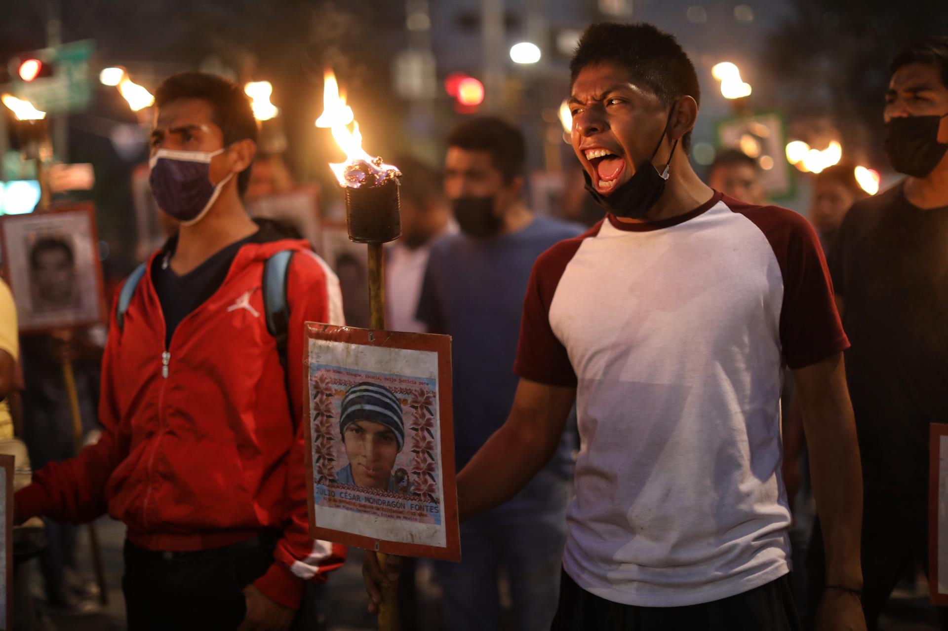 El enojo y la furia - 9fd797fd088081177468c76f71c3e89faa004dfcw