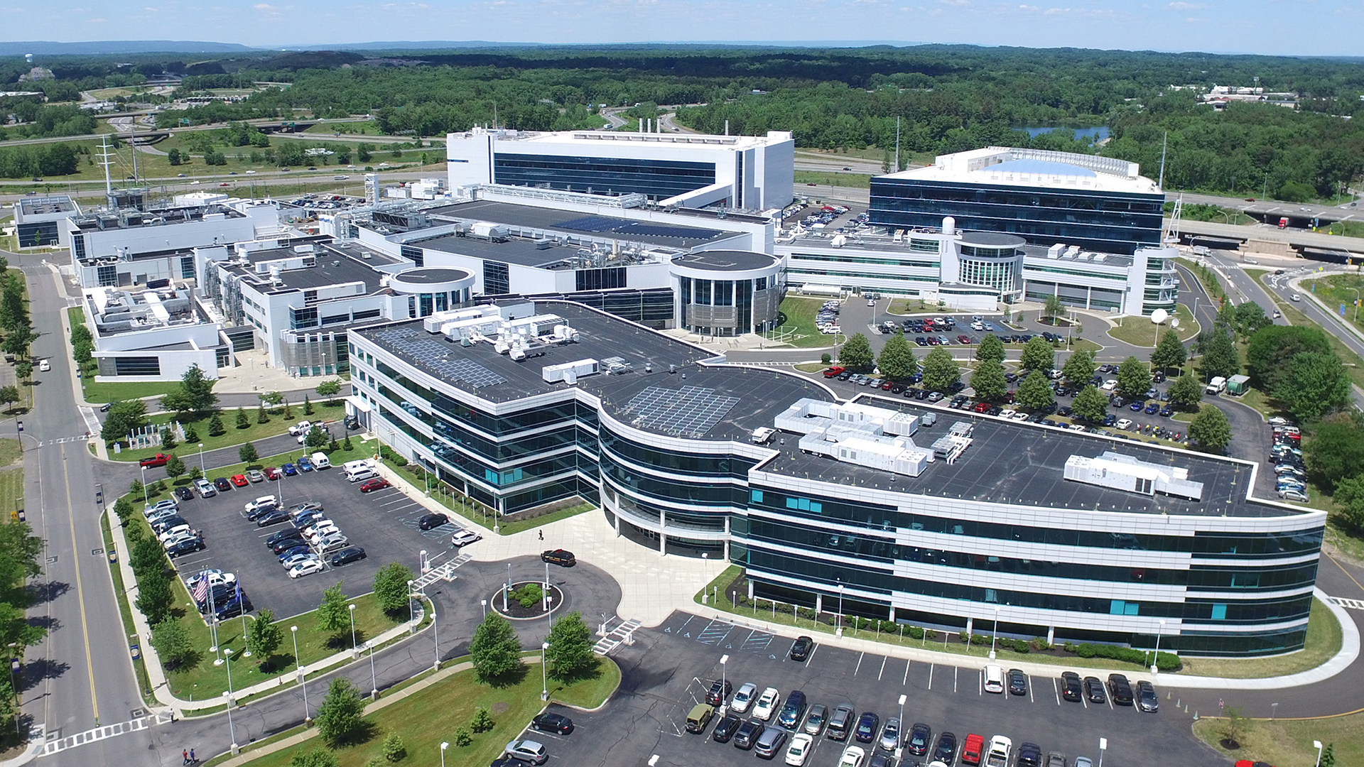 Presentan el primer chip de 2 nanómetros del mundo - albany-nanotech-complex