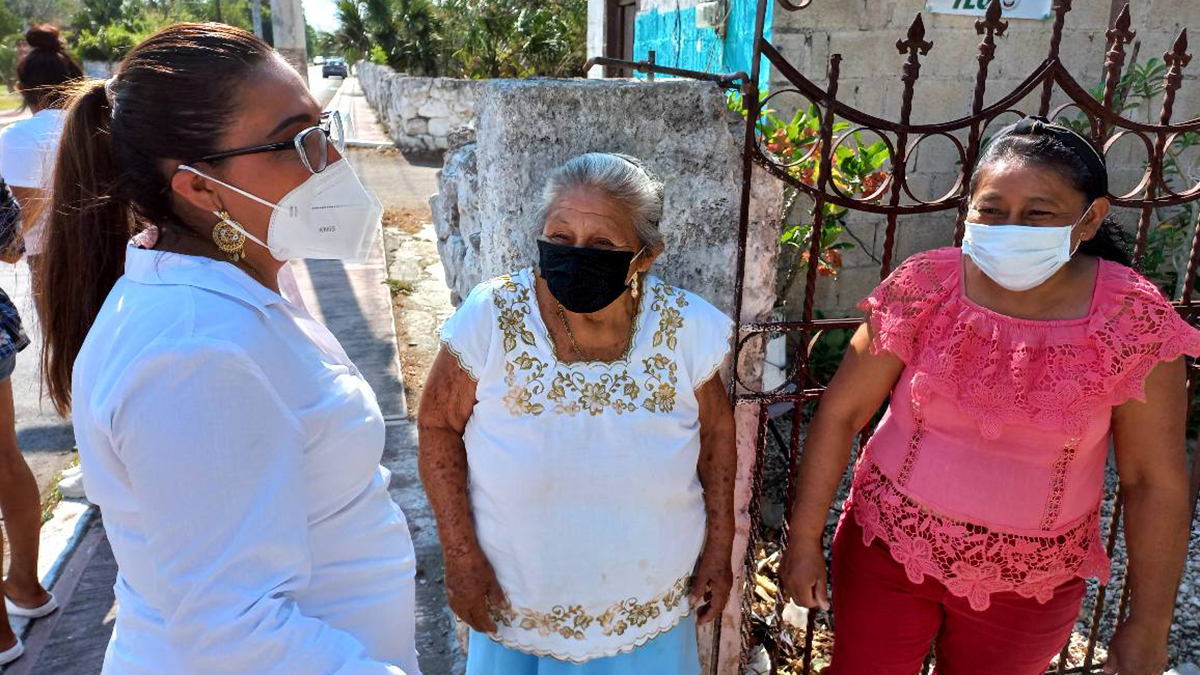 #Video Alcaldesa en Yucatán lleva strippers a mujeres por Día de las Madres - alcaldesa-de-ixil-en-festejo-por-dia-de-las-madres