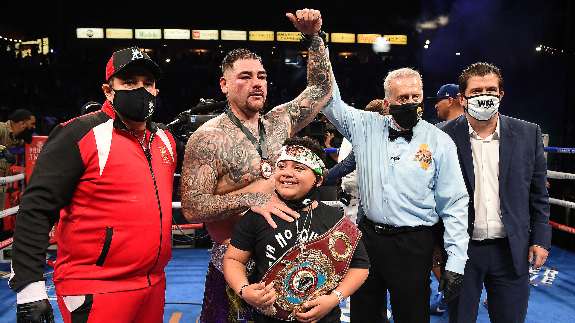 #Video Aficionados pelean previo al encuentro Ruiz vs Arreola - andy-ruiz-ganador-de-la-pelea-contra-arreola