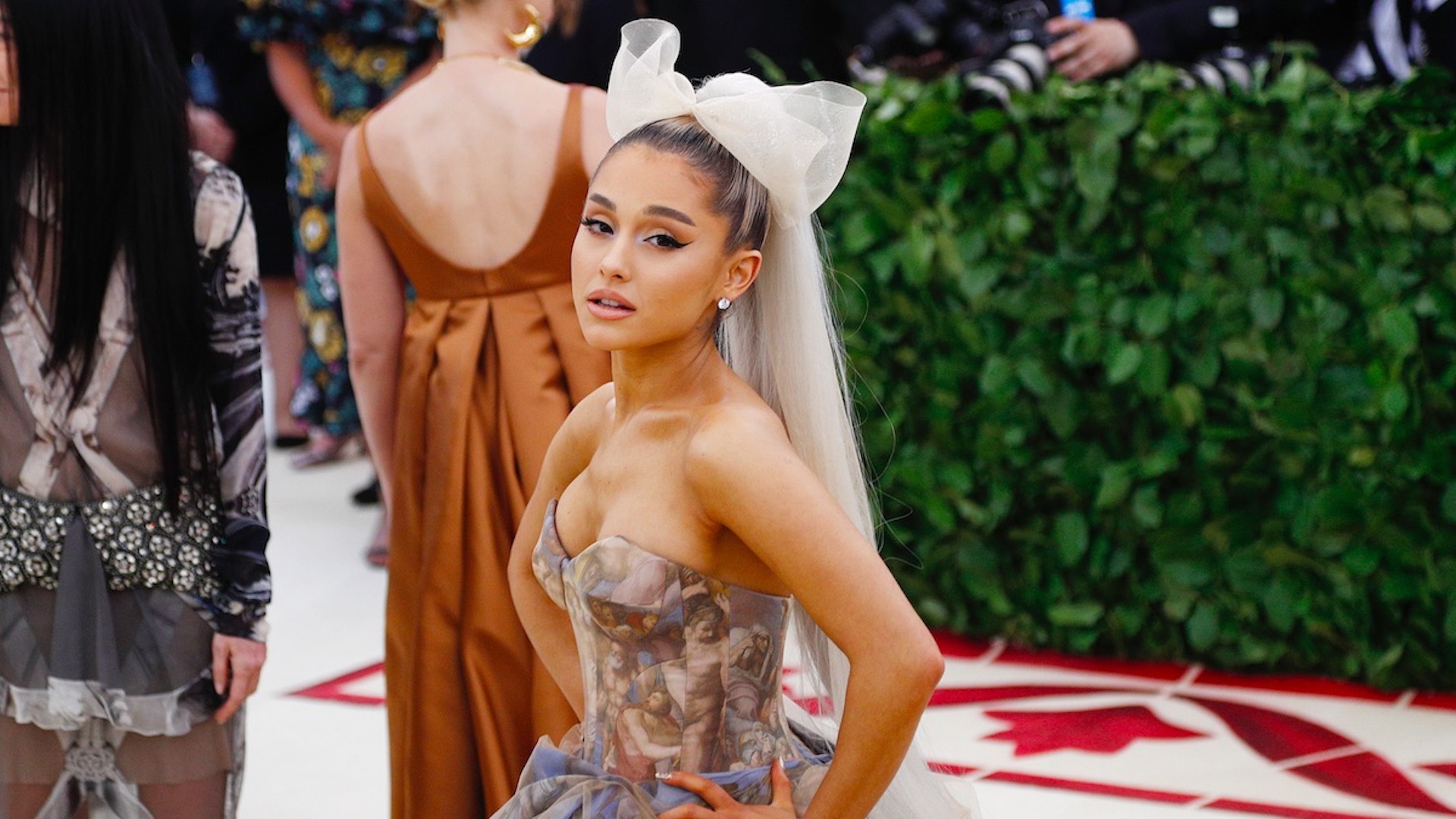 Ariana Grande se casa en pequeña boda privada con Dalton Gomez