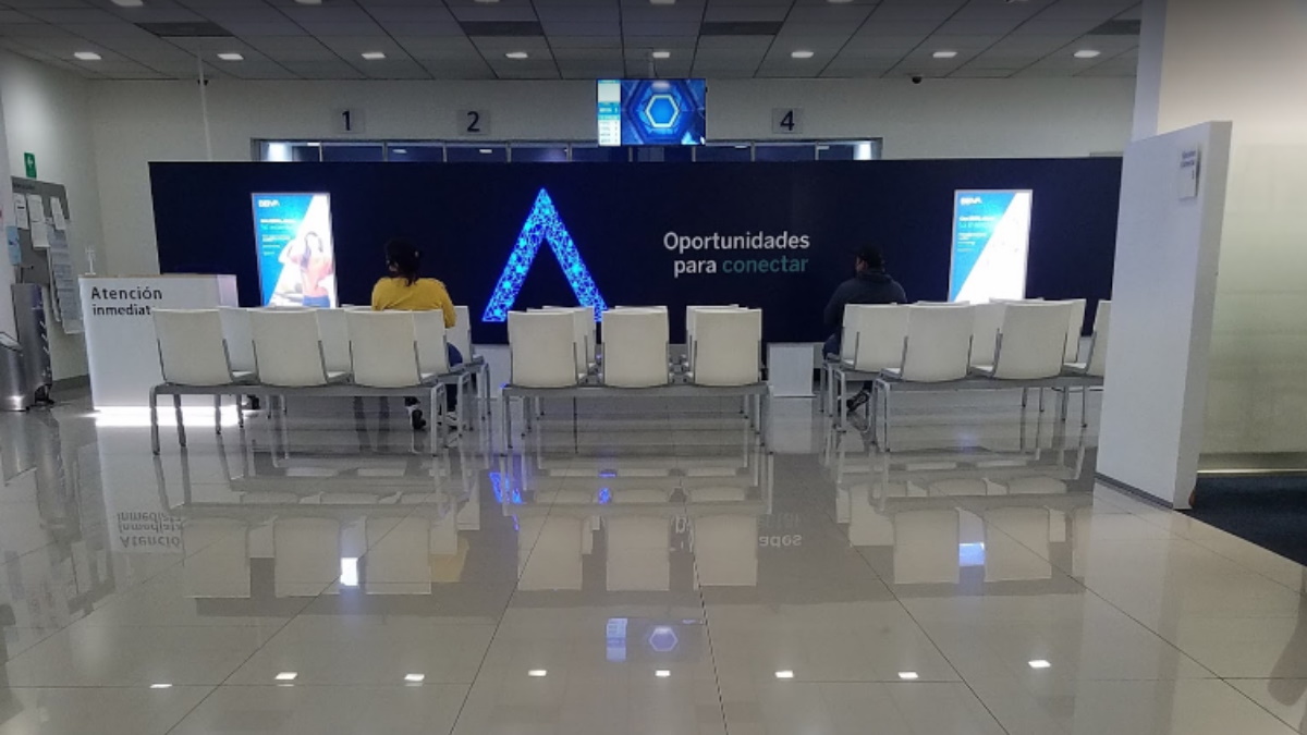 Cierran 867 sucursales bancarias y se cancelan más de un millón de tarjetas de crédito