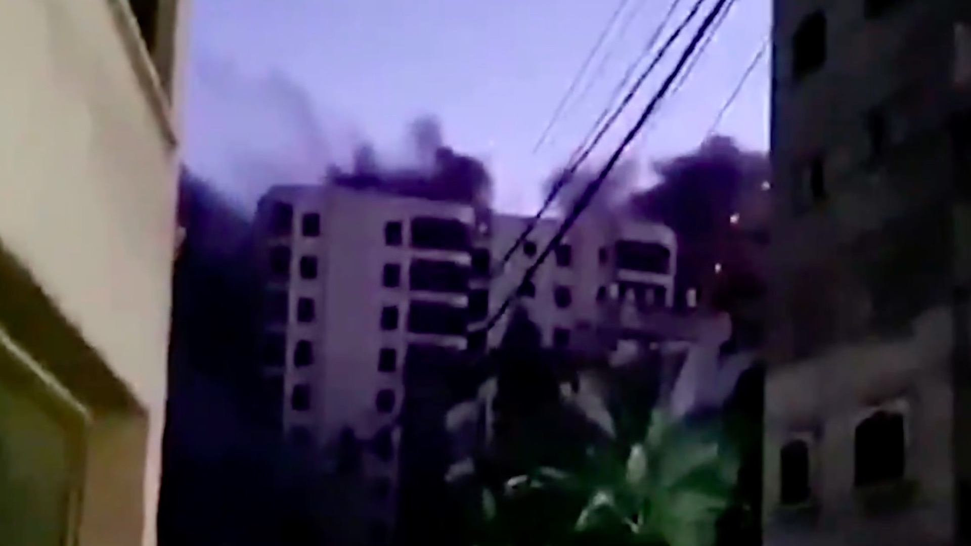 #Video Bombardeo contra Gaza destruye icónico edificio de 13 pisos