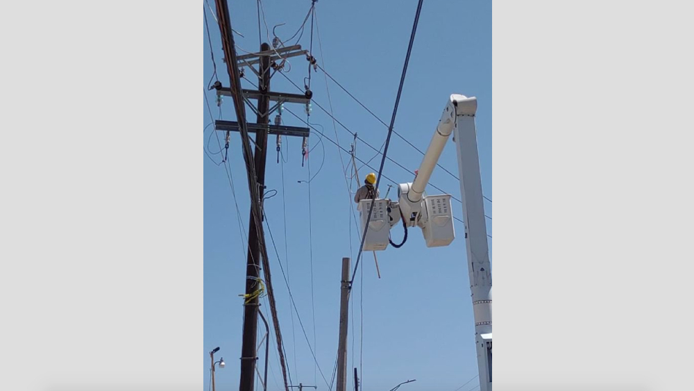 CFE restablece suministro eléctrico a 90% de usuarios en Nuevo Laredo